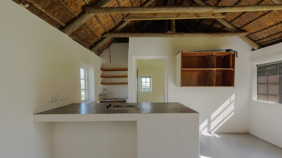 To Let 4 Bedroom Property for Rent in Struisbaai Western Cape